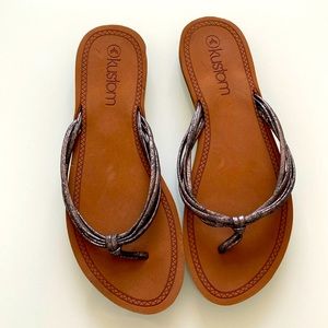 NWOT - Kustom silver/pewter sandals flip flops. Size 9.